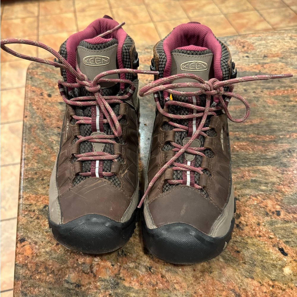 Keen dry waterproof hiking boots